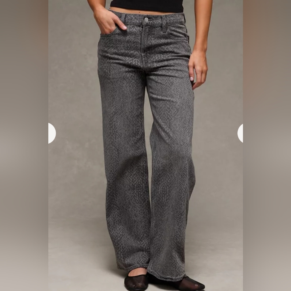 American Eagle Snakeprint Stovepipe Jeans, 00 Short, EUC.